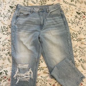 American eagle cropped distressed jeans
